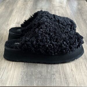 Ugg Maxi Curly Platform Slippers Black Size 8 Like New!
